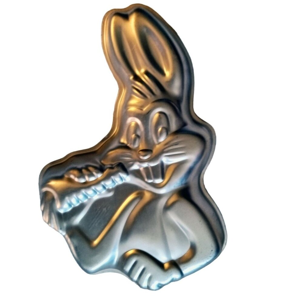 1978 Wilton Bugs Bunny Cake Pan Aluminum Character Vintage 5027598 Bakeware
